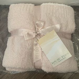 NWT Barefoot Dreams CozyChic Contrast Tip Blanket